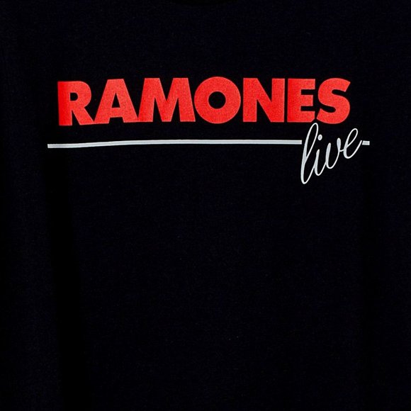 Ramones Live Logo punk rock Official T-Shirt L runs bigger NWT - Picture 2 of 2